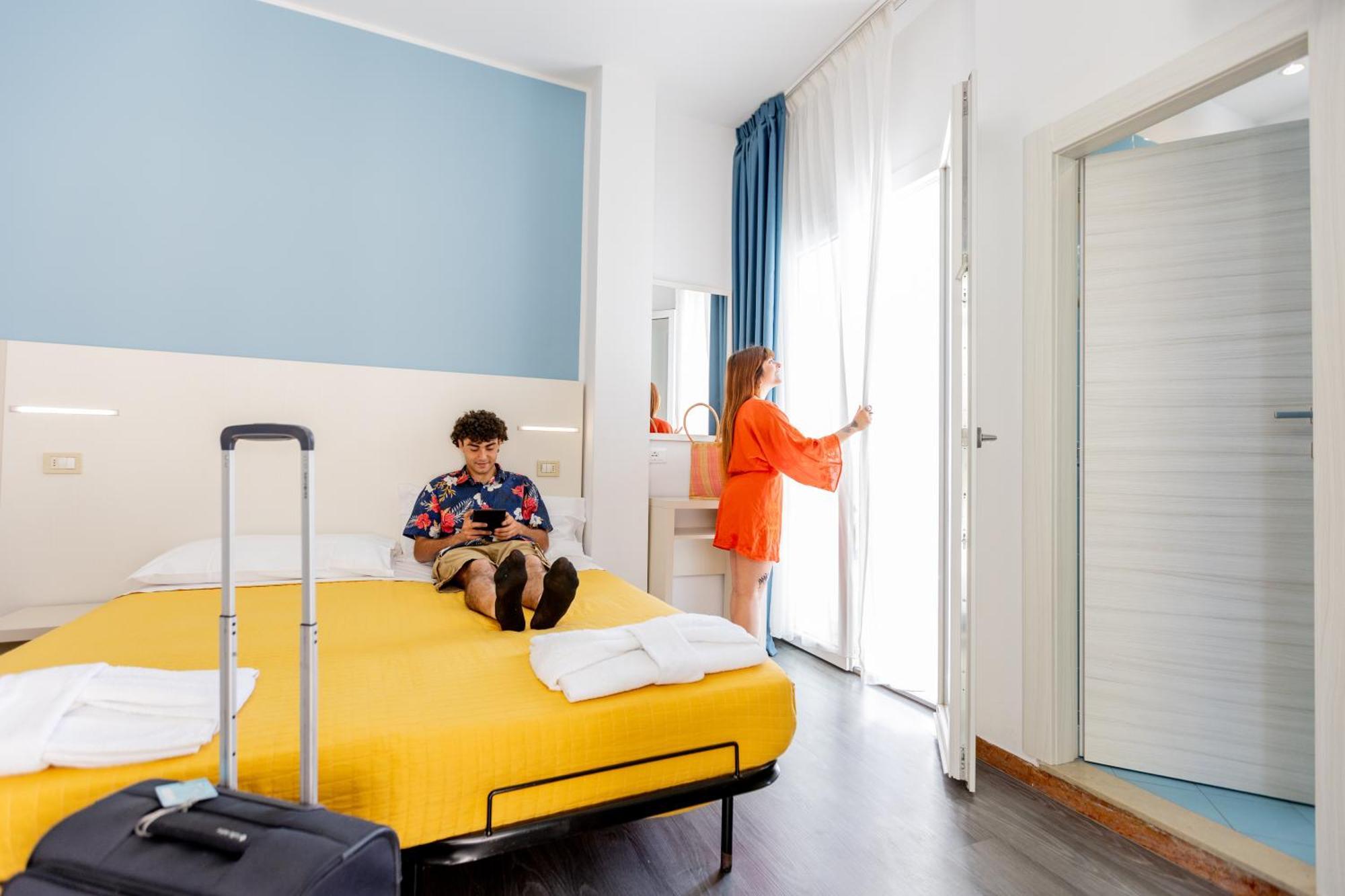 Hotel Kim Rimini Bagian luar foto
