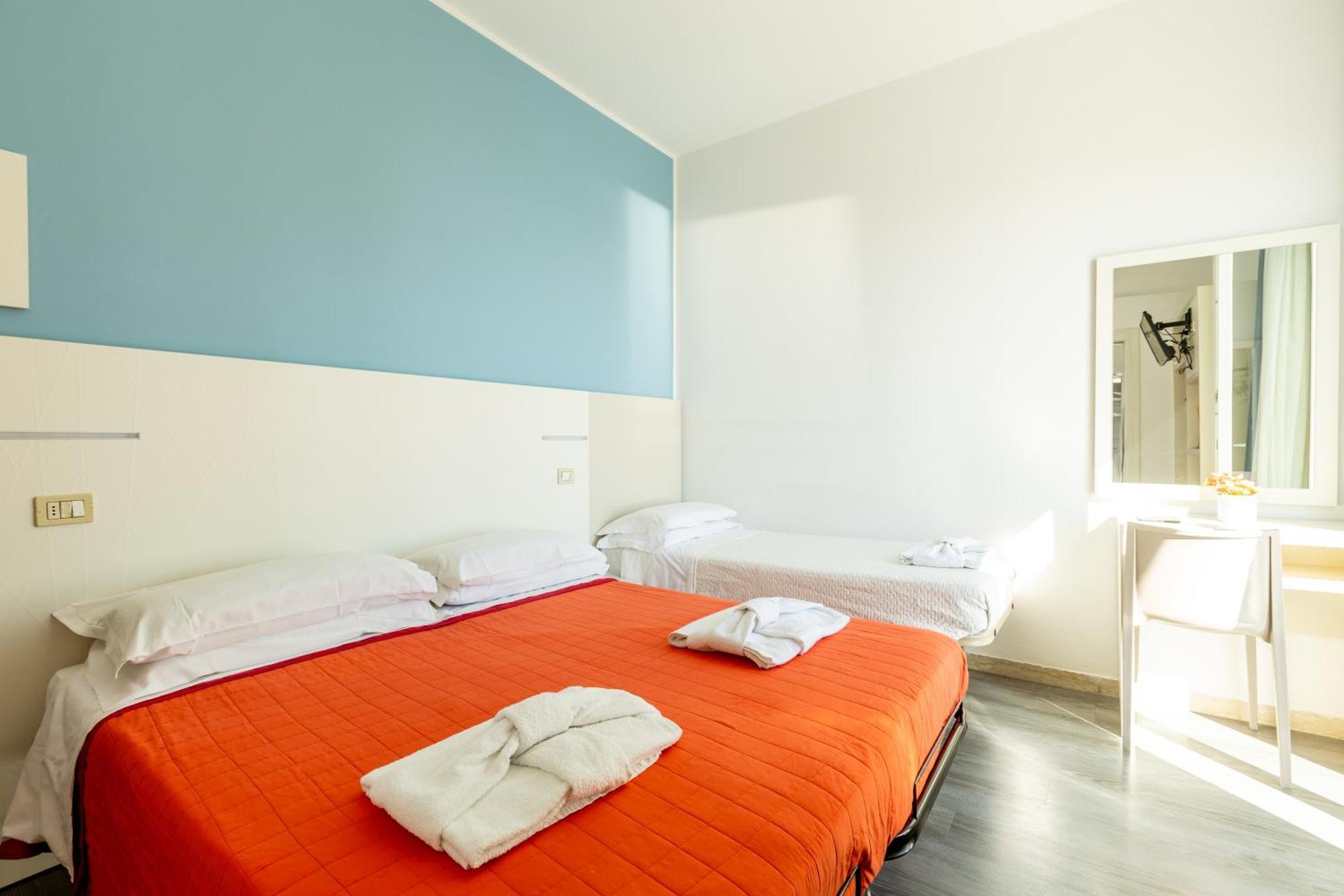 Hotel Kim Rimini Bagian luar foto