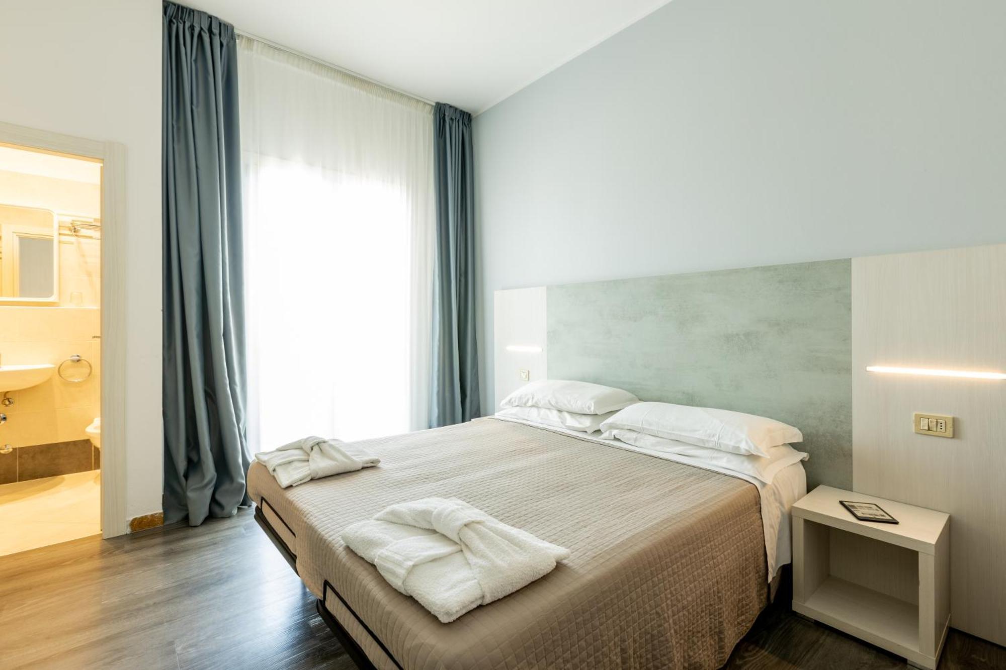 Hotel Kim Rimini Bagian luar foto