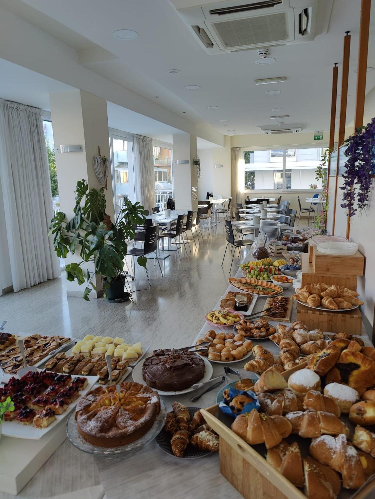 Hotel Kim Rimini Bagian luar foto