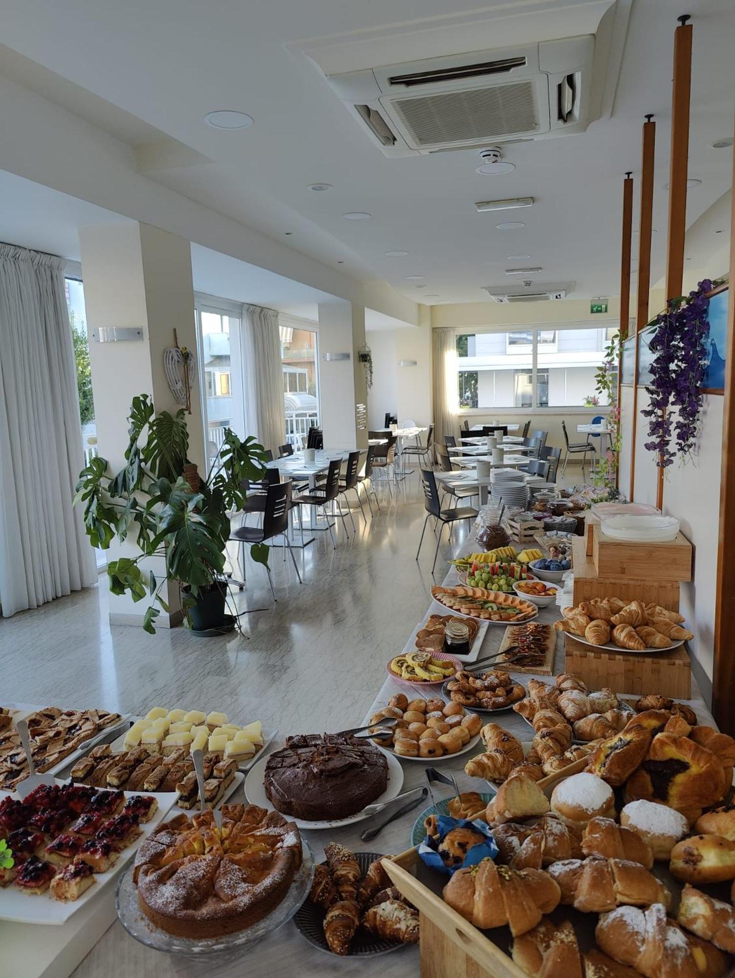 Hotel Kim Rimini Bagian luar foto