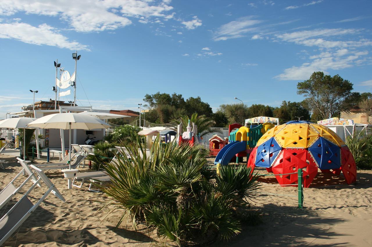 Hotel Kim Rimini Bagian luar foto