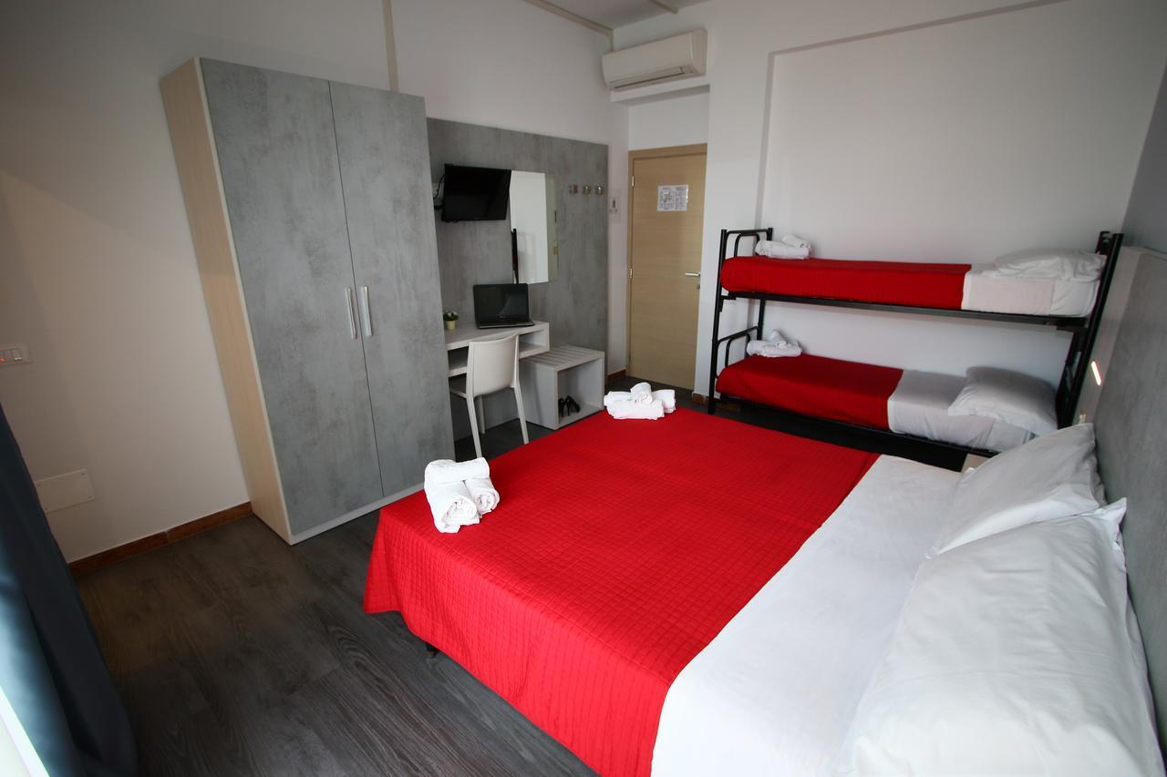 Hotel Kim Rimini Bagian luar foto