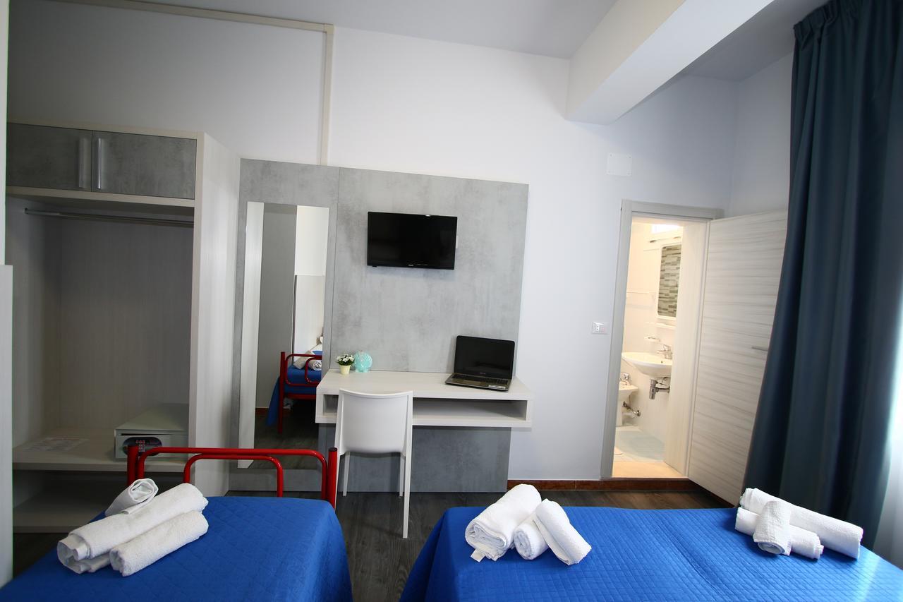 Hotel Kim Rimini Bagian luar foto