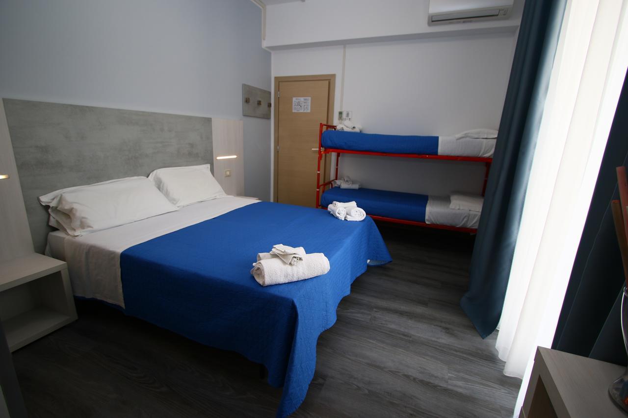 Hotel Kim Rimini Bagian luar foto