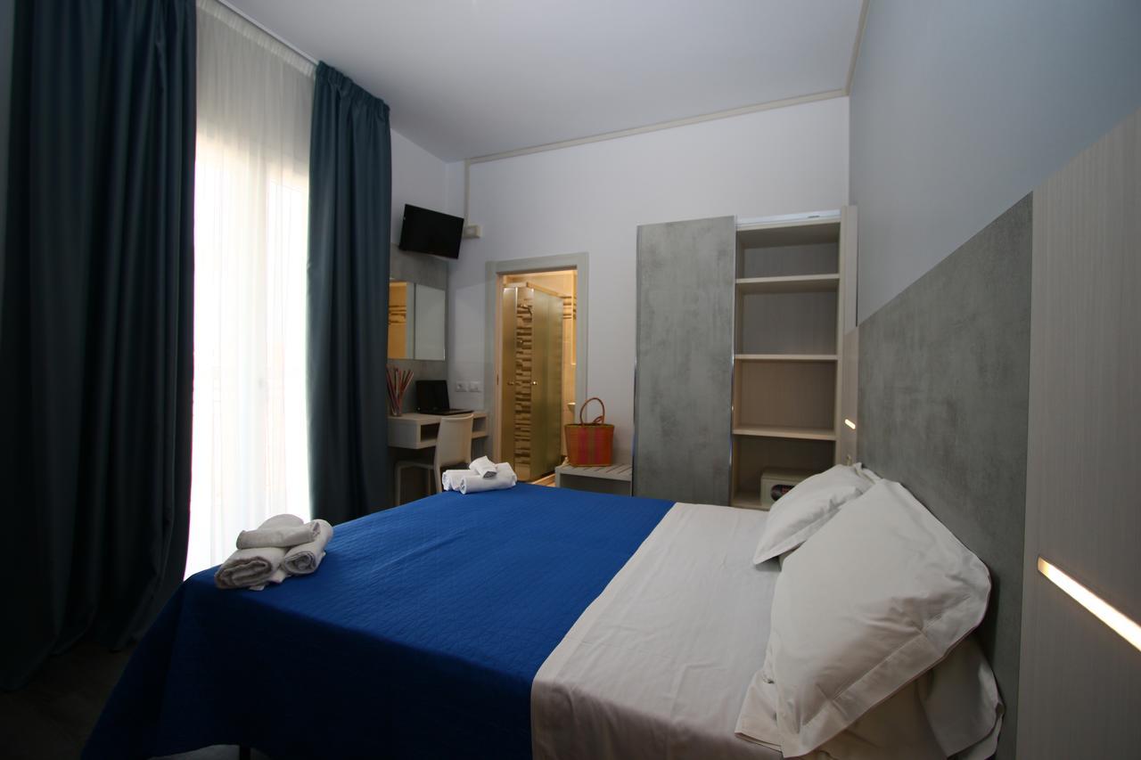 Hotel Kim Rimini Bagian luar foto