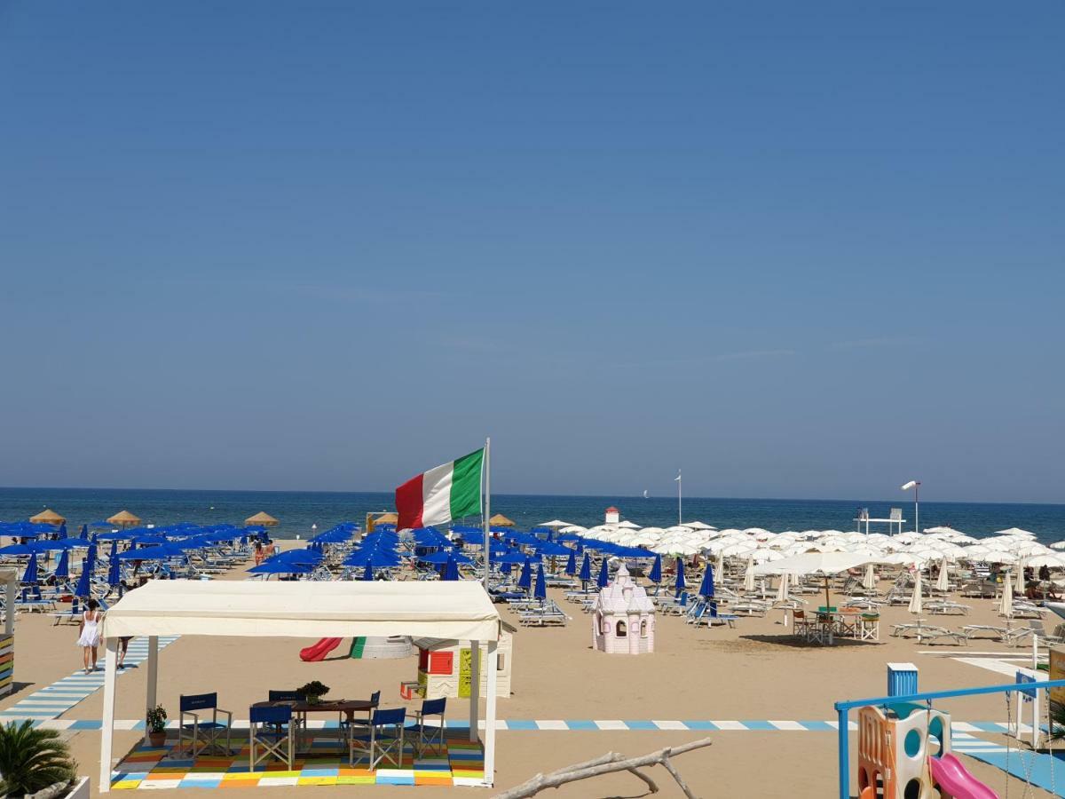 Hotel Kim Rimini Bagian luar foto
