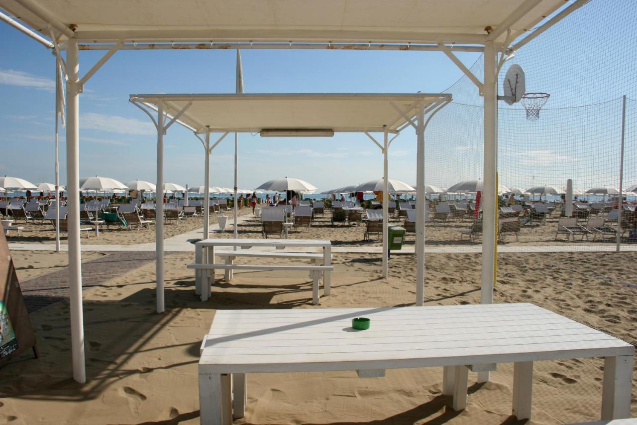 Hotel Kim Rimini Bagian luar foto